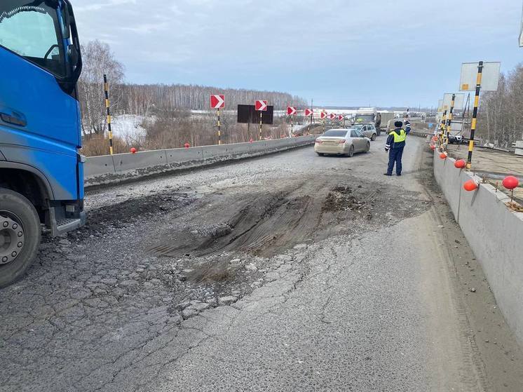 Разрушилась проезжая часть 177-м километре дороги Екатеринбург – Тюмень