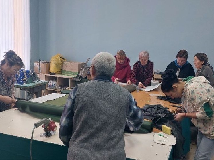 В швейном цехе при Иволгинском дацане в Бурятии рассказали о своей работе на нужды СВО