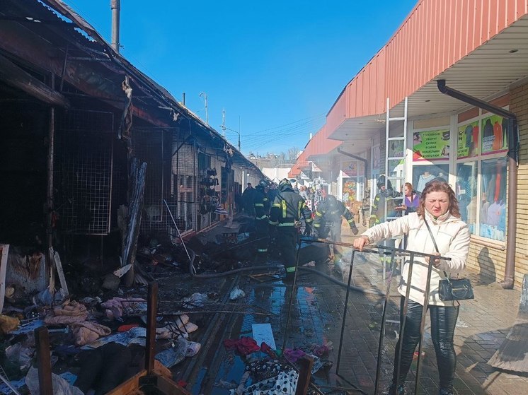 В Бердянске горел Центральный рынок: обошлось без жертв