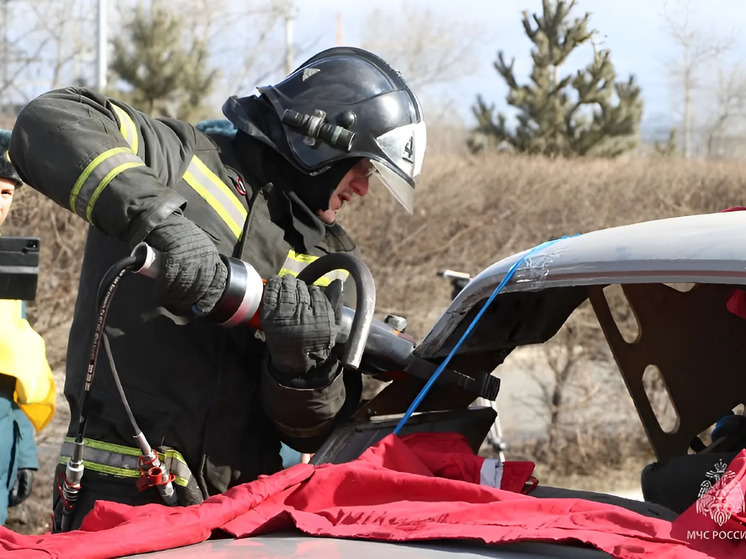 Пожарные Хакасии соревновались в устранении последствий ДТП
