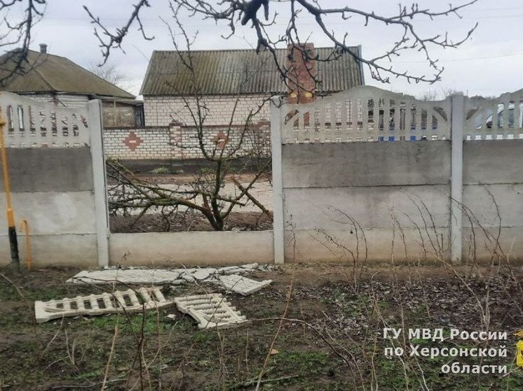 В Алешкинском районе ищут водителя, пробившего бетонное ограждение