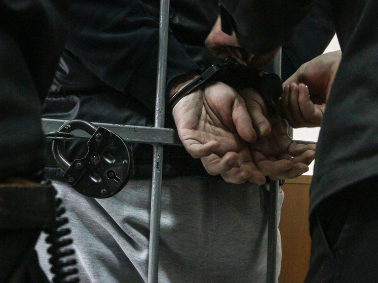 Сотрудника колонии в Казани судят за передачу заключенным «закладок»