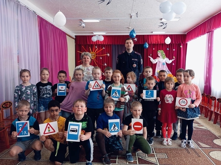 Сотрудник Госавтоинспекции провёл беседу с воспитанниками Турлатовского детсада