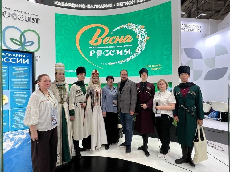 Сотрудники курского Министерства информации работают на выставке «Россия»