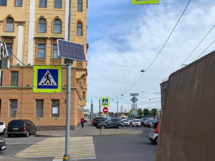 Новые светофоры Т7 установят на 75 пешеходных переходах в Петербурге