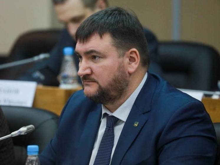 Бывшему министру ЖКХ Приморья предъявлено обвинение в превышении полномочий