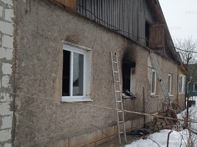 Несколько человек пострадали в пожаре дома в Калужской области