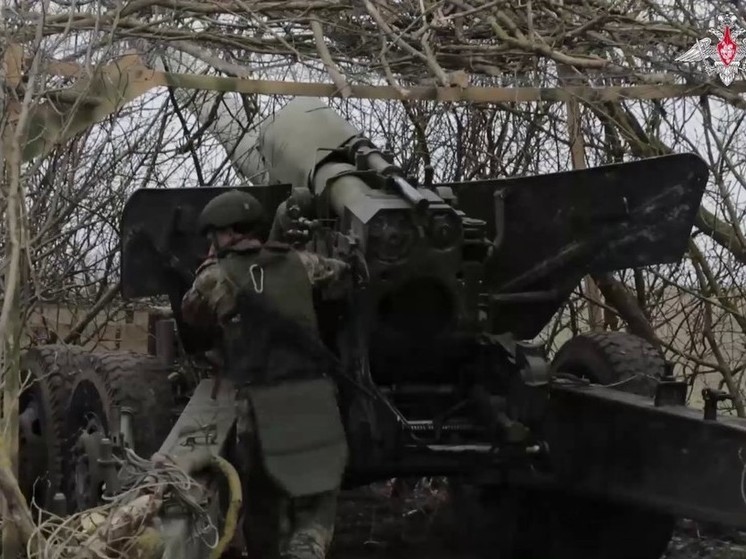 Российские бойцы проводят удары по огневым точкам террористических формирований в приграничном с Курской областью районе на территории Украины