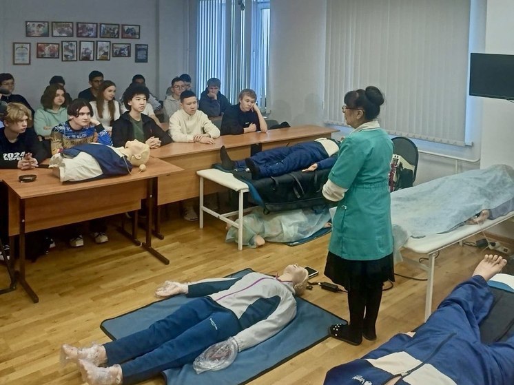 Астраханские школьники осваивают навыки оказания первой помощи