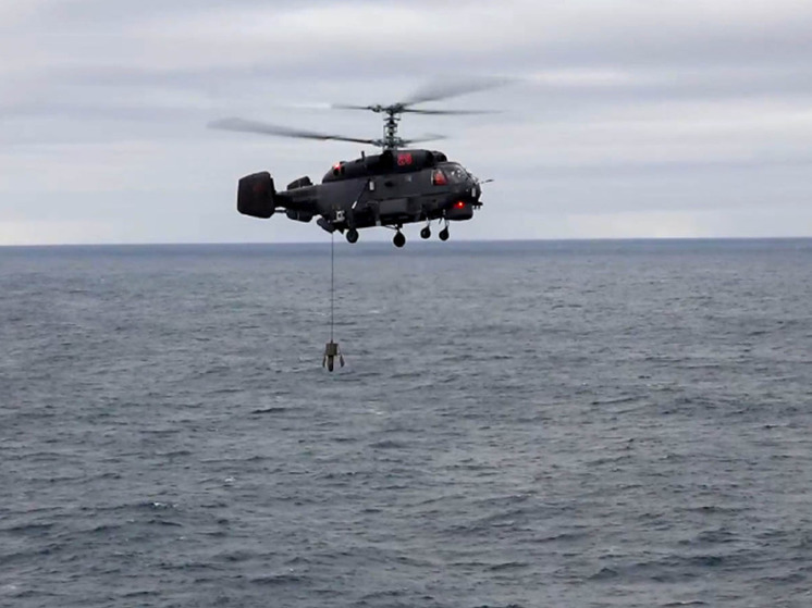 Вертолетчики провели учение по поиску подлодок в Баренцевом море