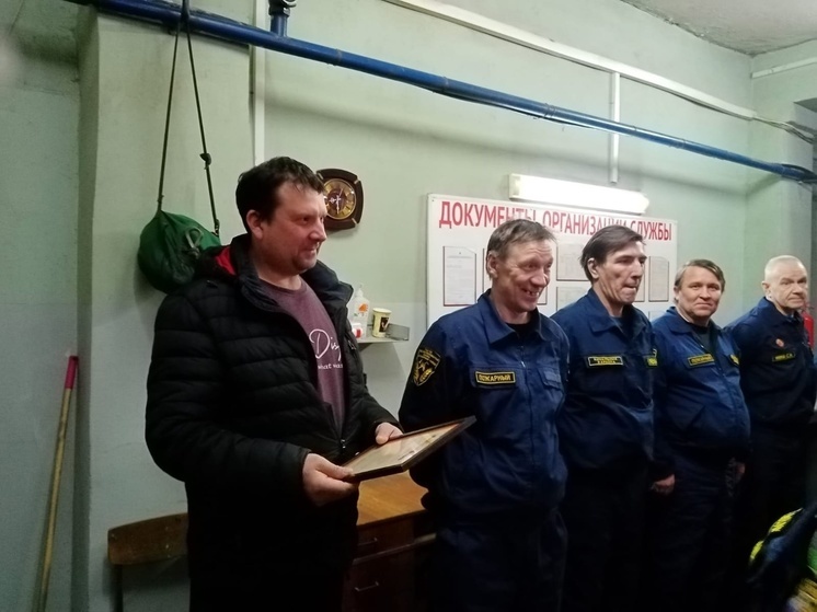 Жителя поселка под Петрозаводском наградили за помощь в тушении пожара