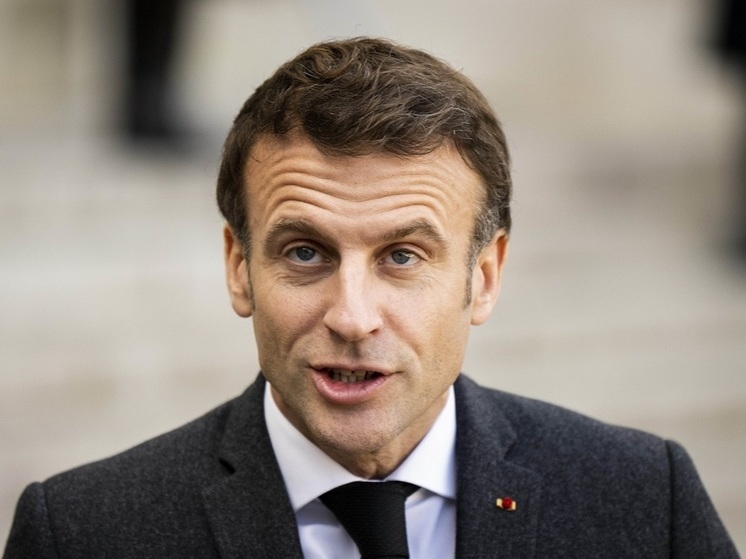 Бывший министр обороны Франции Морен назвал заявления Макрона об Украине «провокациями короля-ребенка»