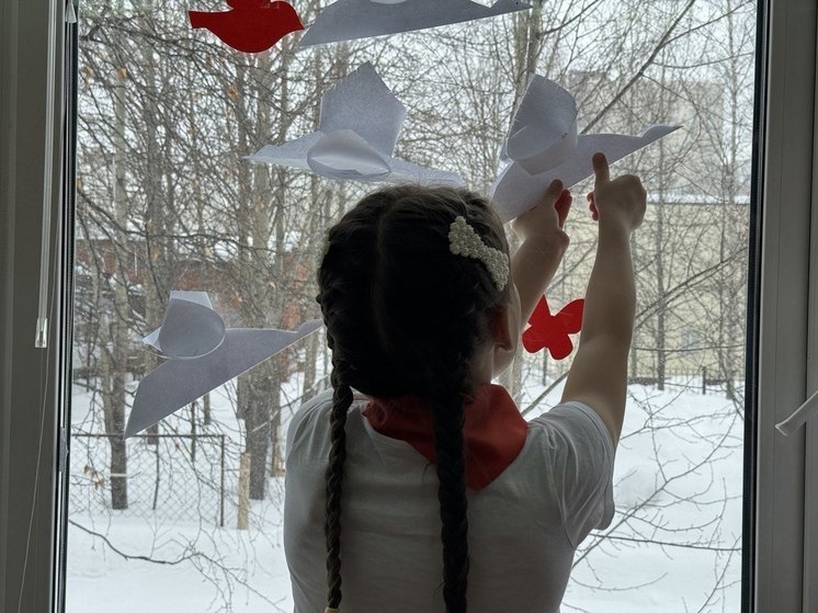 Школьники Сургута оформили «Окна памяти»
