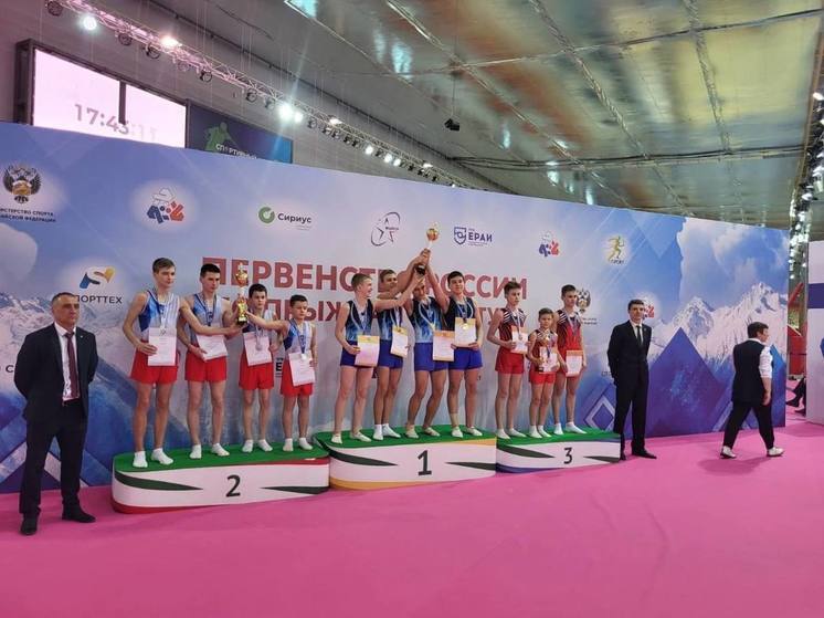В Сириусе состоялось первенство России по батутному спорту среди юношей и девушек 11-16 лет