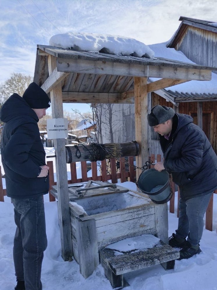 Роспотребнадзор проверит в томском селе воду после слива в колодцы дизтоплива