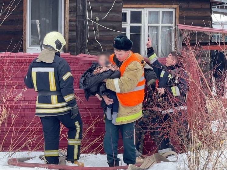 Огнеборцы отстояли жилой дом в Архангельске