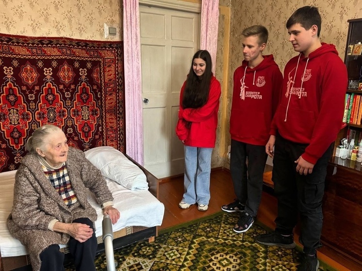 Волонтеры навестили ветеранов Великой отечественной войны в Запорожской области
