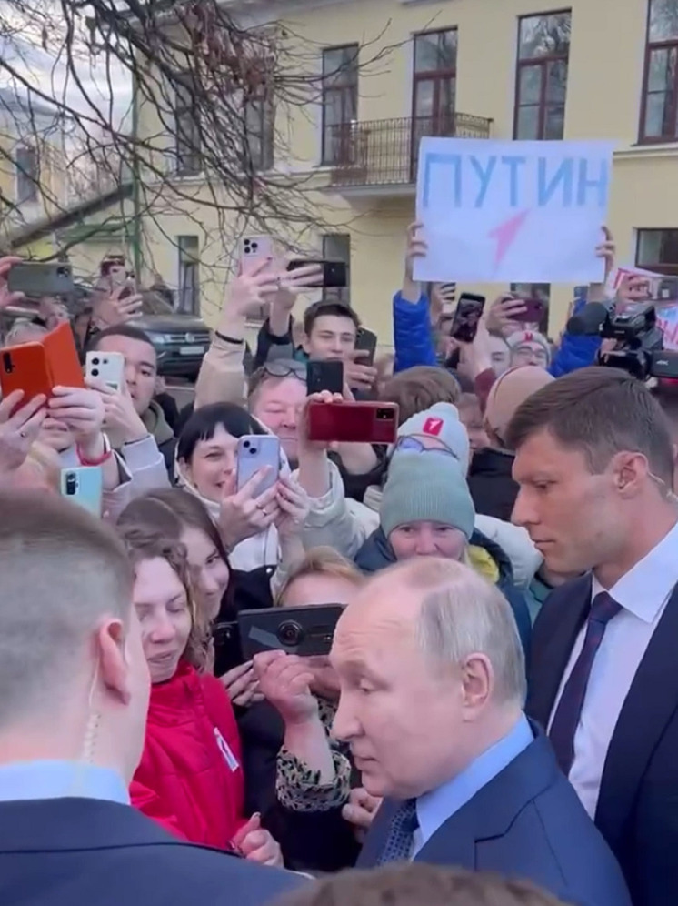 В среду, 27 марта, президент России Владимир Путин прибыл в Торжок