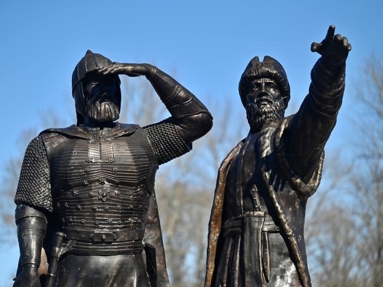 В наукограде на набережной реки Лесной Воронеж появился памятник основателям города-крепости