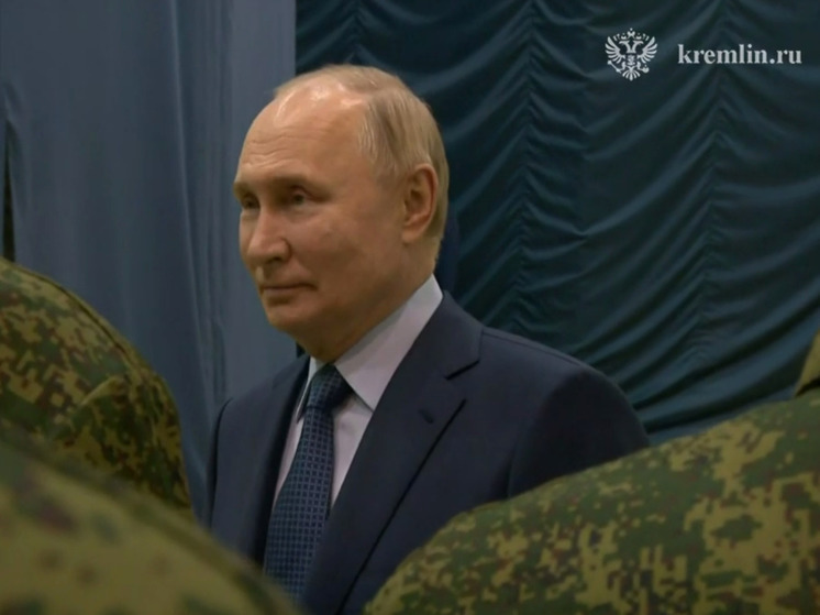 Путин сделал ряд заявлений во время визита на базу "Беркутов" в Торжке