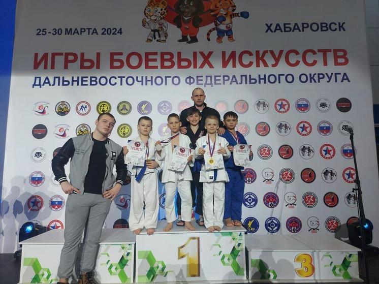 Сахалинские спортсмены завоевали 13 медалей на турнире по джиу-джитсу в Хабаровске