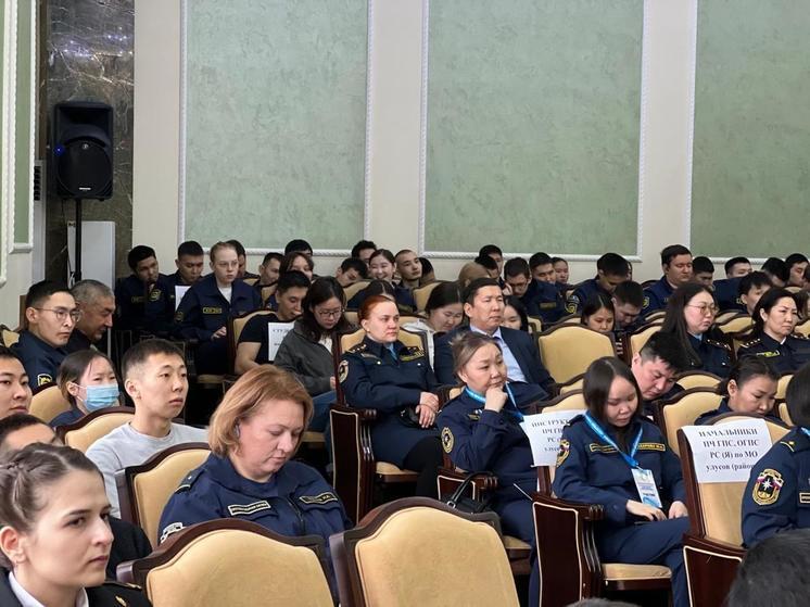 В Якутске продолжает работу межрегиональная практическая конференция противопожарных служб