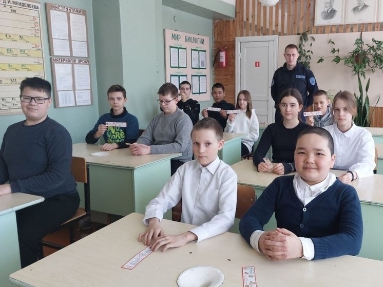 Сотрудники Госавтоинспекции провели беседу с учениками Каверинской школы