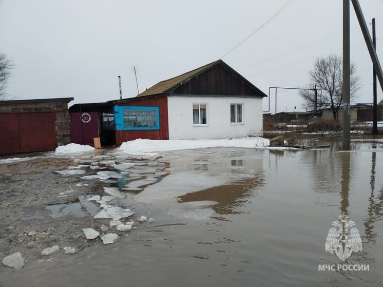 В Саратовской области залиты водой 10 мостов