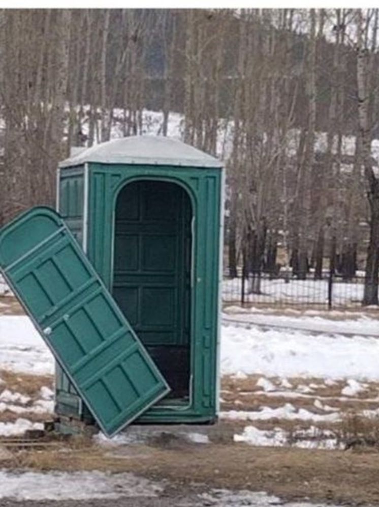 В Бурятии призвали граждан ходить в туалет аккуратно