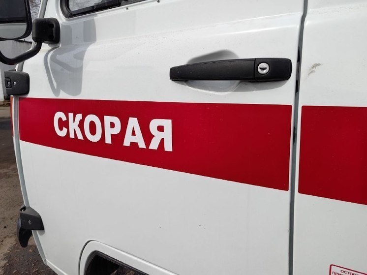 Рядом с Биробиджаном перевернулась машина скорой помощи