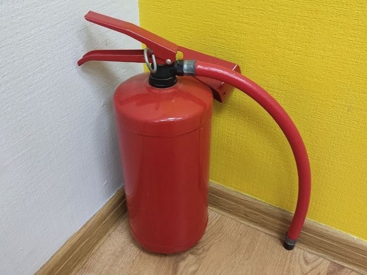 В одной из школ Кировска провели открытый урок об использовании огнетушителя