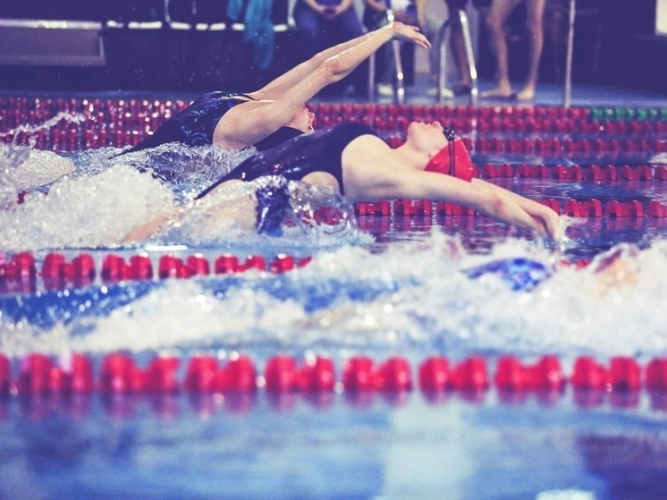 В Краснодаре свыше 150 девушек и юношей 14-15 лет участвуют в летней Спартакиаде учащихся Кубани по плаванию
