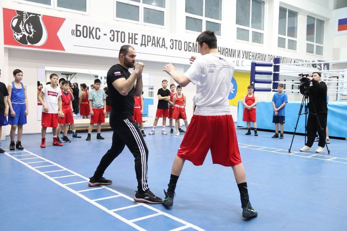 Young athletes of Kalmykia trained with the Olympic champion