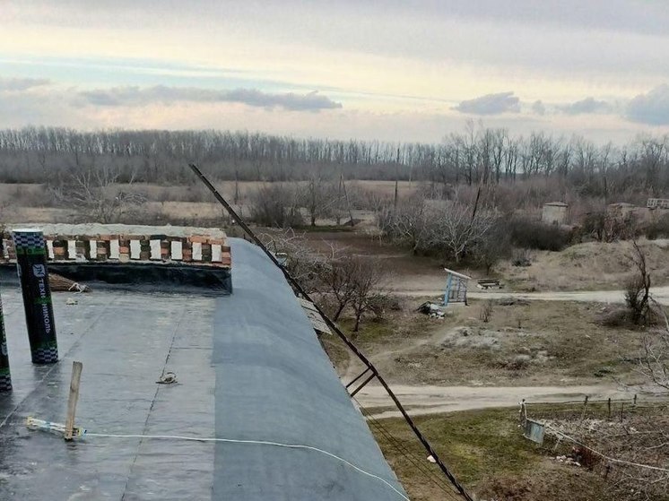 Строители из Марий Эл продолжают ремонт крыш в селах Запорожской области