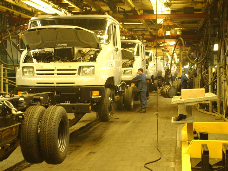 Росстат: производство грузовых машин за два зимних месяца выросло на 53,1%