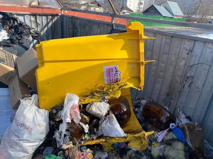 В Заводском районе Саратова неизвестные сожгли мусорные контейнеры