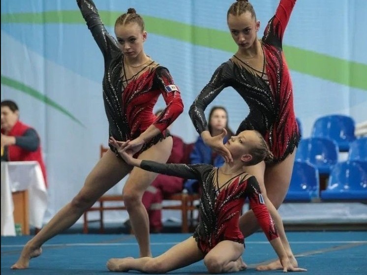 Новгородские спортсменки успешно выступили на первенстве России по спортивной акробатике
