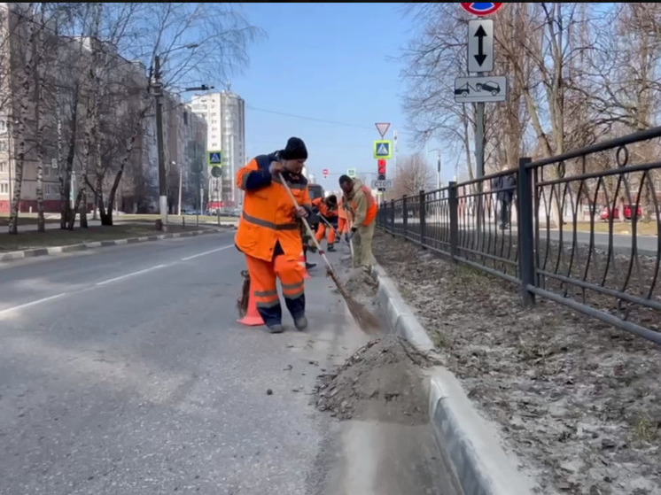 Белгородские коммунальщики на 90% завершили весеннюю уборку магистралей
