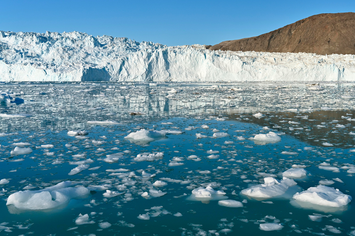 Melting ice changes the speed of the Earth's rotation: how much time will people save?