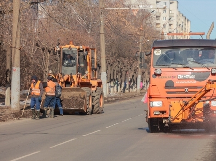 Круглосуточную уборку улиц начали городские службы в Нижнем Новгороде