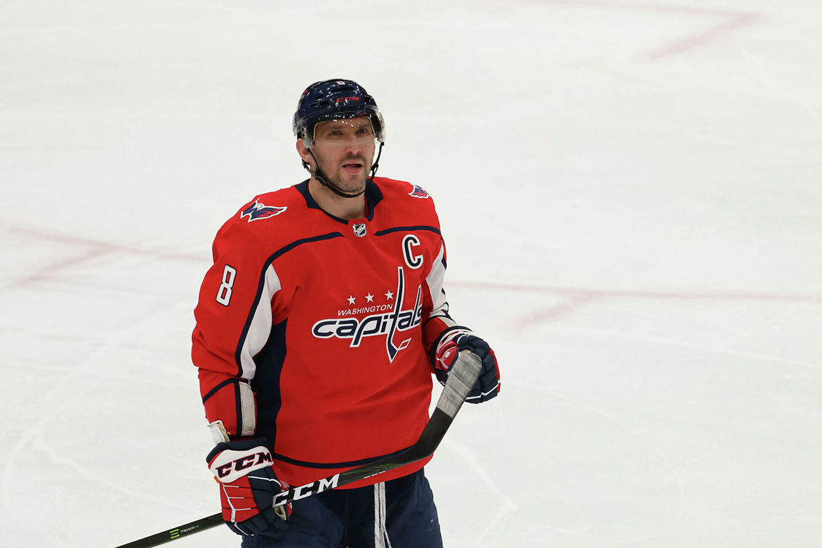 Александр Овечкин сравнялся с Макиннисом по количеству матчей в НХЛ