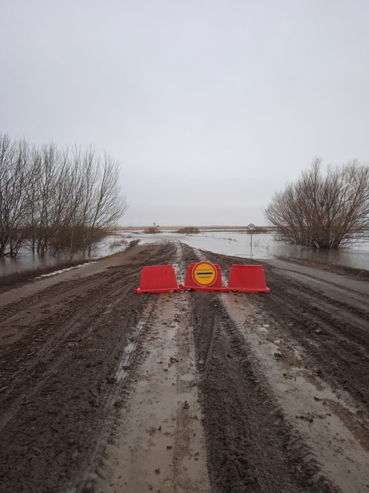 В Оренбуржье из-за паводка закрыта трасса «Светлый-Гостеприимный»