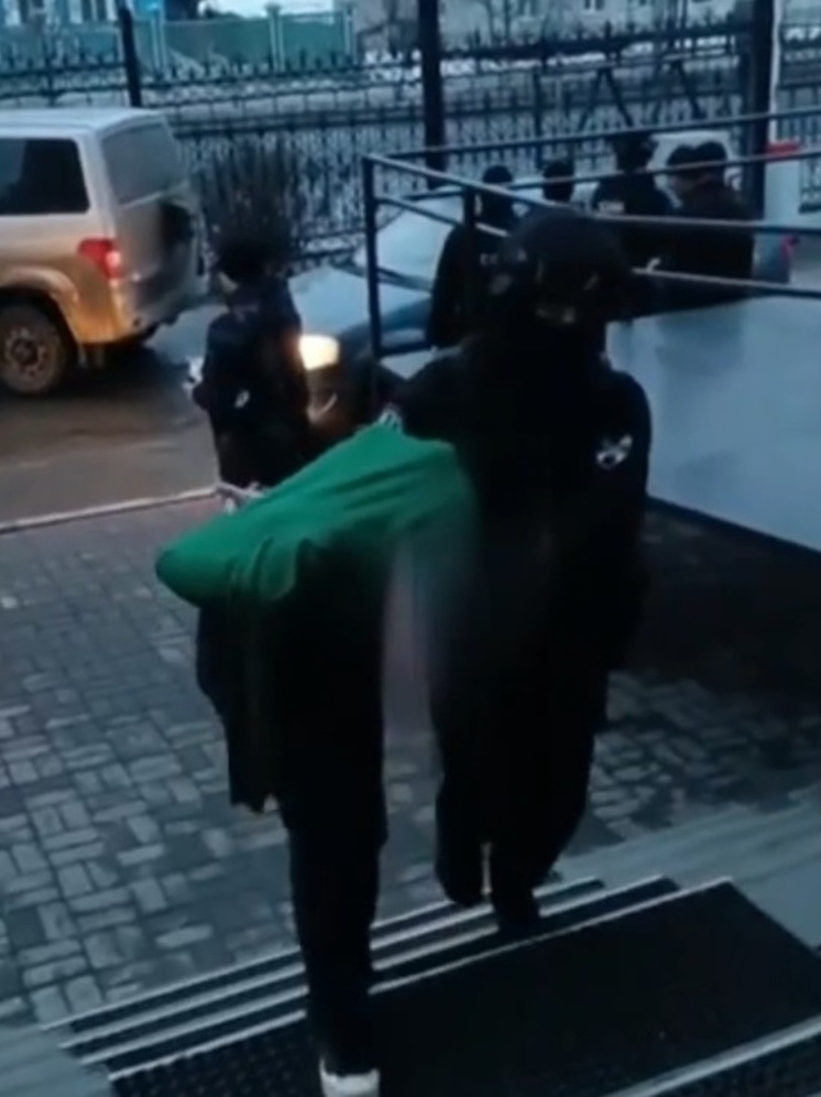 Полиция опубликовала видео задержания томского стрелка