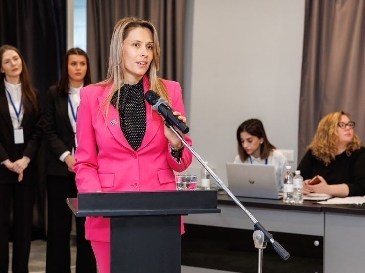 Депутат ЗСК Анна Невзорова стала почётным гостем на Форуме приёмных семей Краснодарского края
