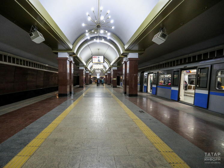 В Казани пассажирка упала на рельсы на станции метро Проспект Победы