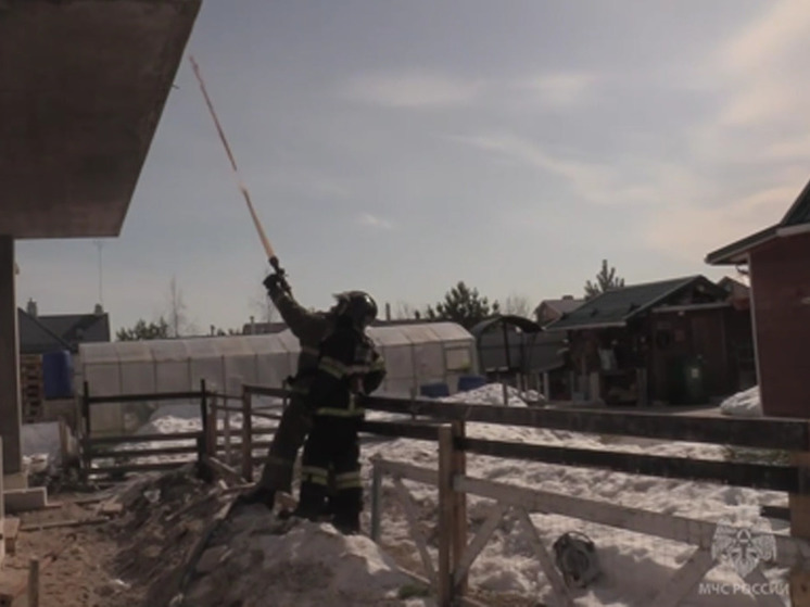 В Ивановском районе из-за искры, отлетевшей от болгарки, загорелся пенопласт