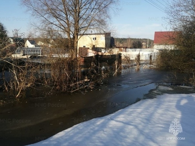 Вода затопила дачи в Обнинске