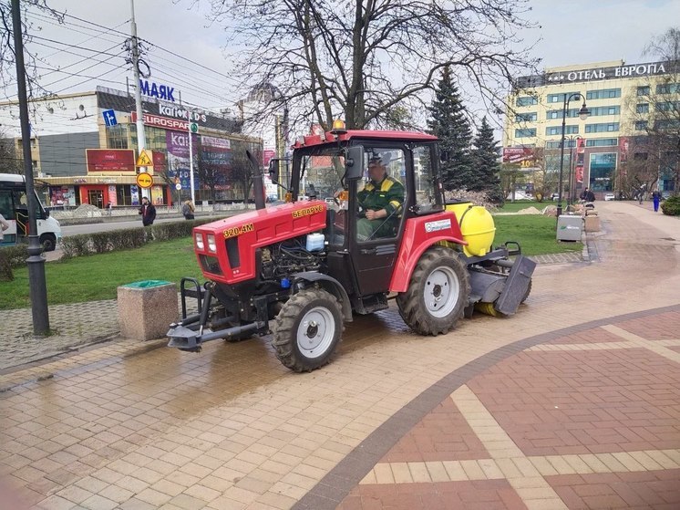 Власти Калининграда купят еще шесть уборочных машин