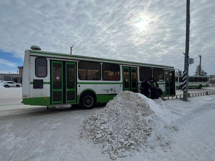 В НАО пенсионерка скончалась, попав под колеса автобуса