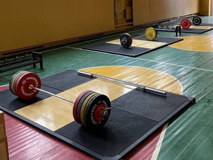 В Каланчаке открыли зал для занятий тяжелой атлетикой